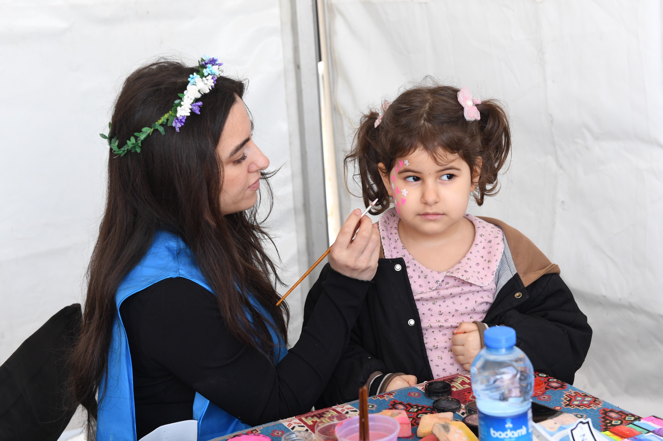 Bakıda Xəzərin suları avarçəkmə və yelkənli qayıqlarla bəzəndi (FOTO)